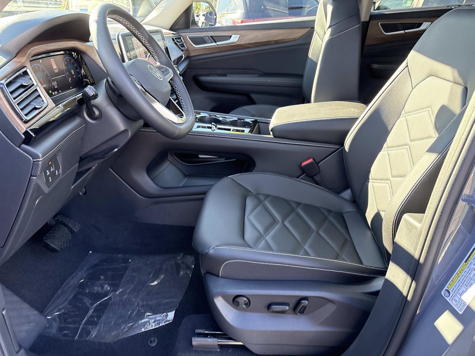New 2026 Volkswagen Atlas SE image 16