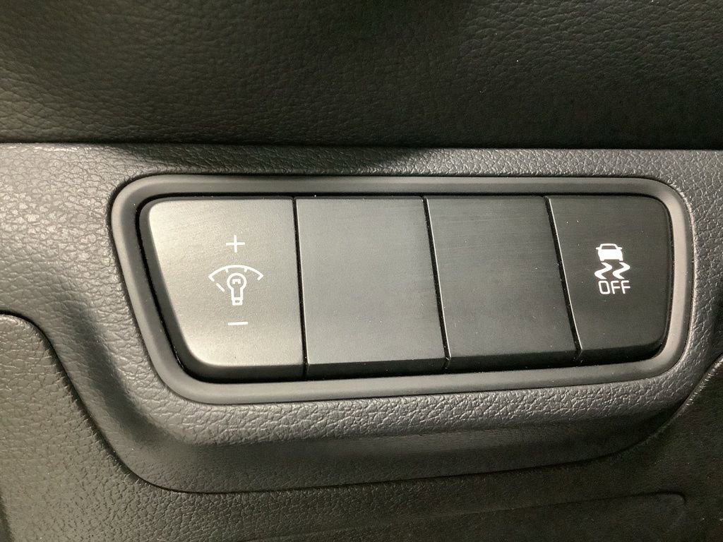 Used 2023 Kia Forte LXS image 21