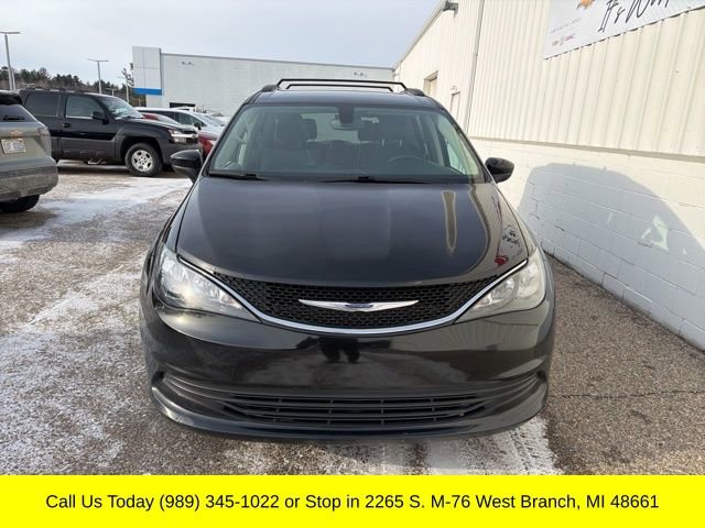 Used 2020 Chrysler Voyager Lxi image 7