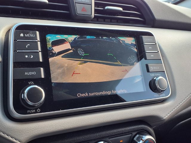 Used 2021 Nissan Versa SV FWD image 7