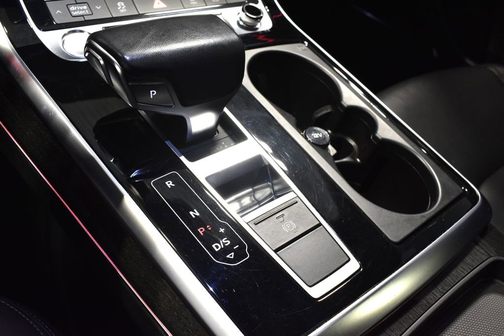 Used 2019 Audi Q8 Premium Plus w/ Premium Plus image 25