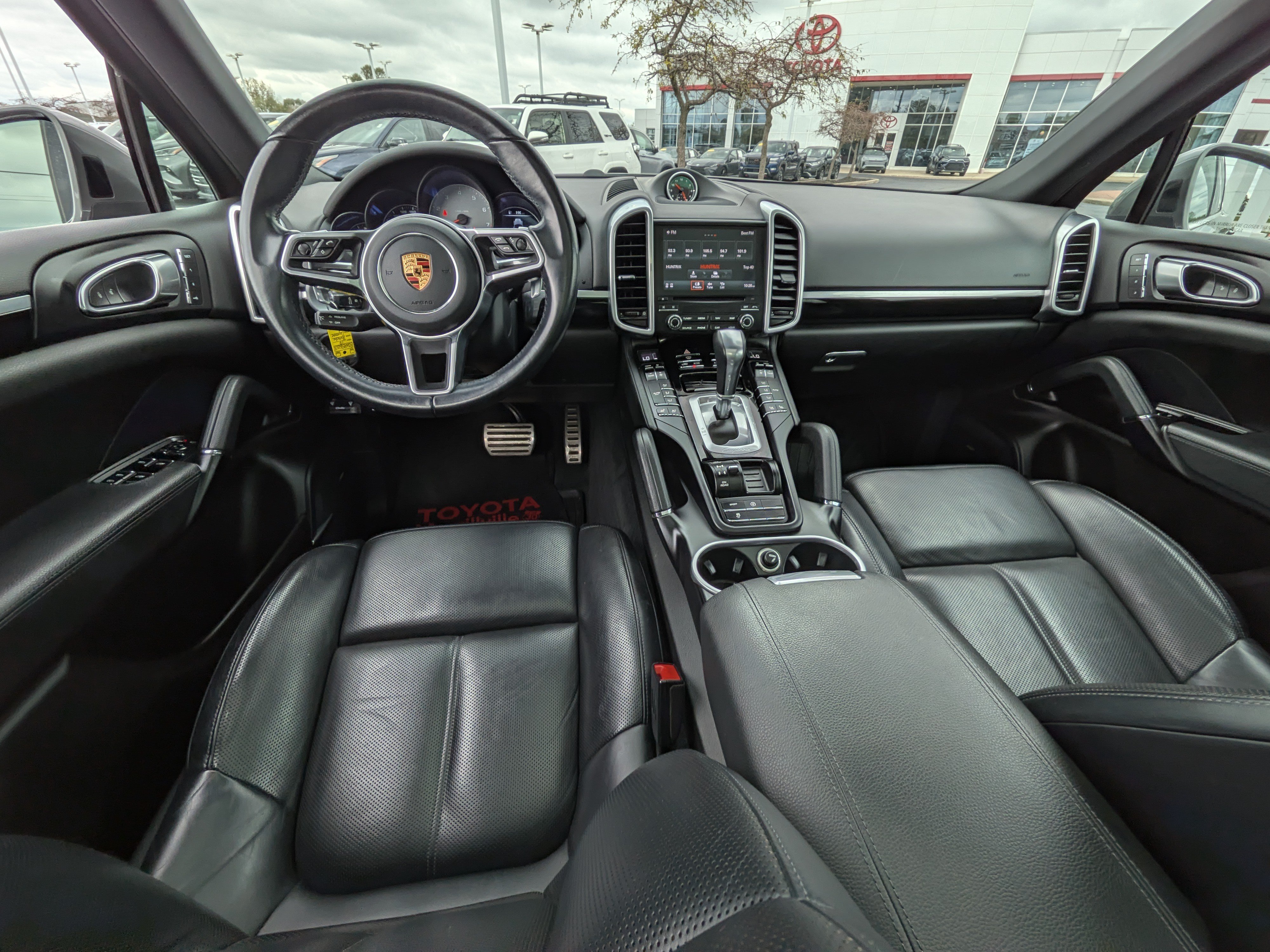 Used 2017 Porsche Cayenne S AWD/4WD image 12