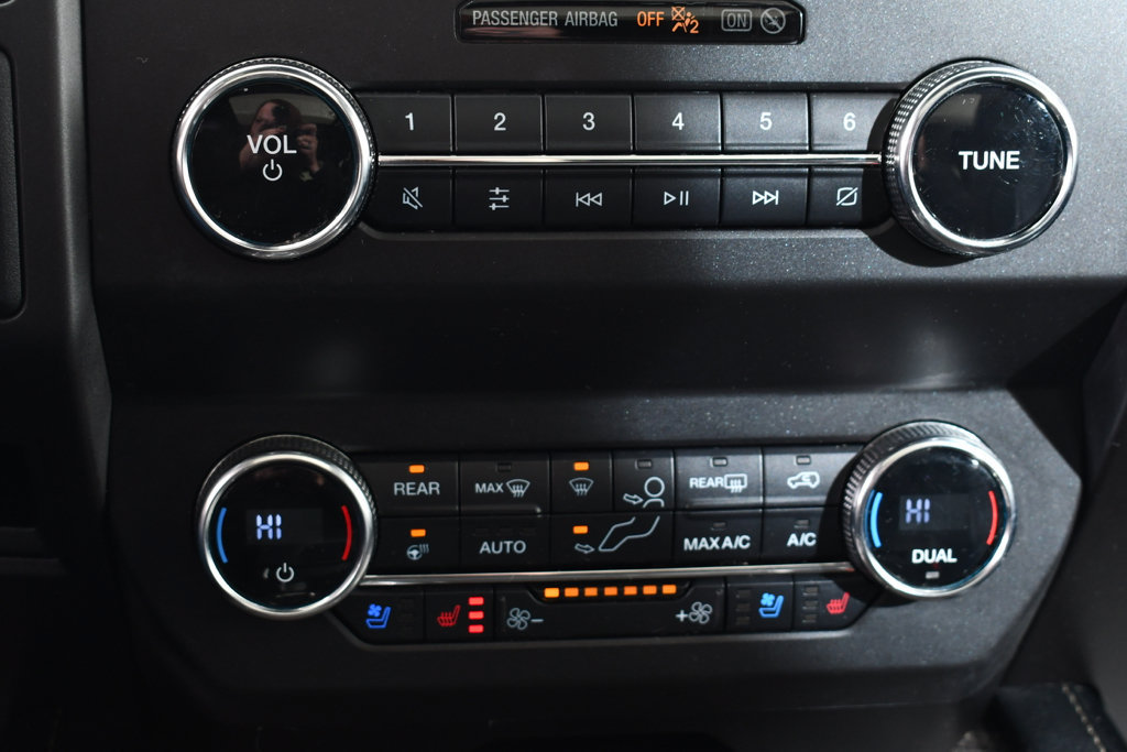 Used 2020 Ford Expedition Limited w/ Equipment Group 302A AWD/4WD image 29