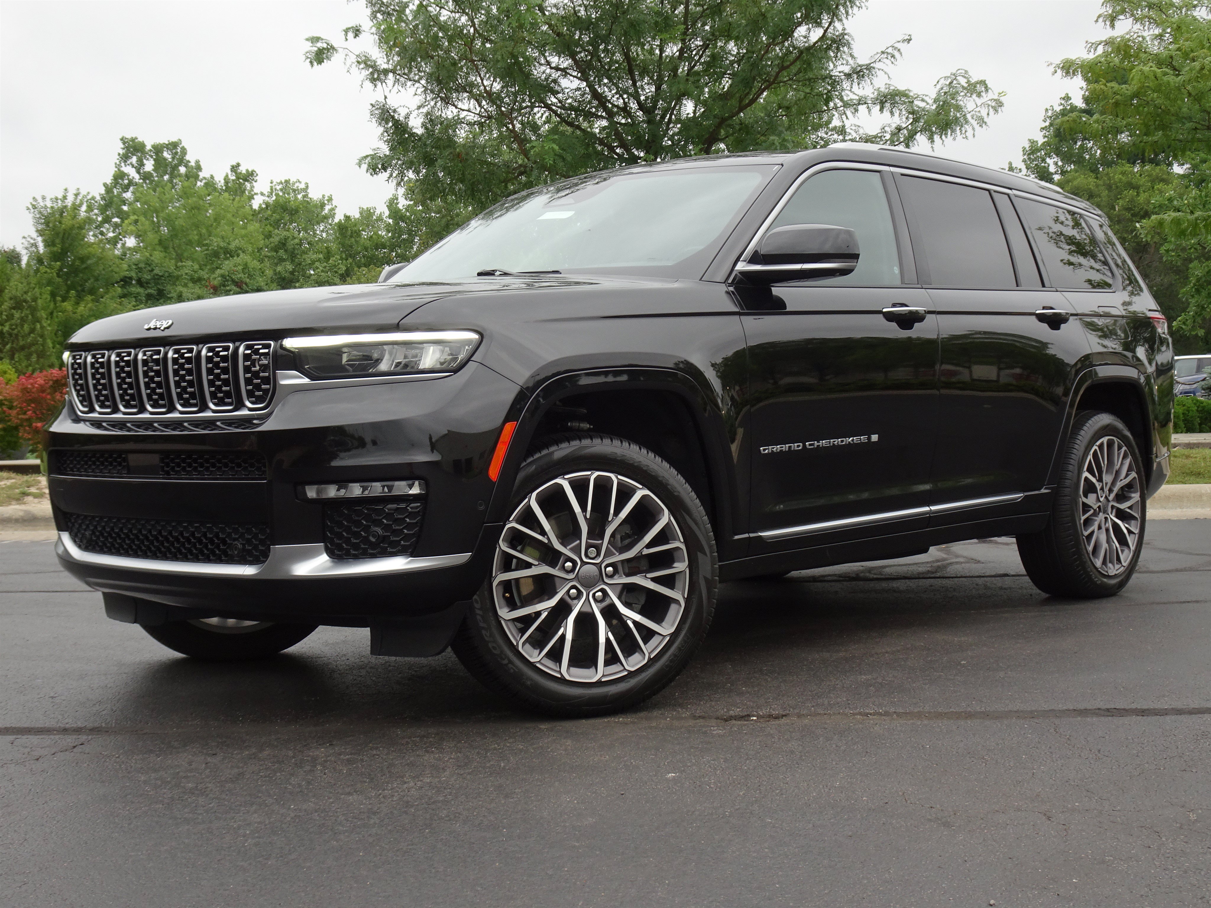 Used 2021 Jeep Grand Cherokee L Summit AWD/4WD video 1