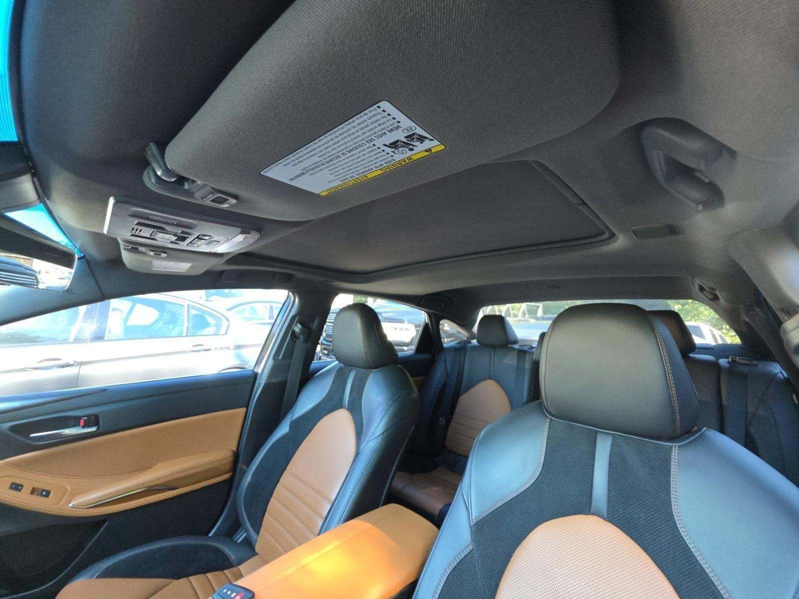 Used 2022 Toyota Avalon Touring FWD image 9
