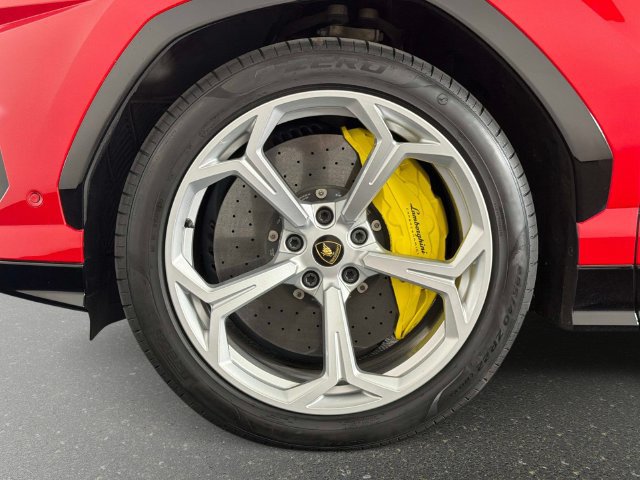 Used 2020 Lamborghini Urus AWD/4WD image 19