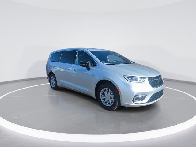 New 2026 Chrysler Pacifica Select FWD image 2