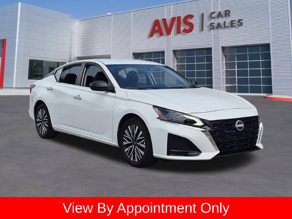 Used 2025 Nissan Altima 2.5 SV FWD image 3