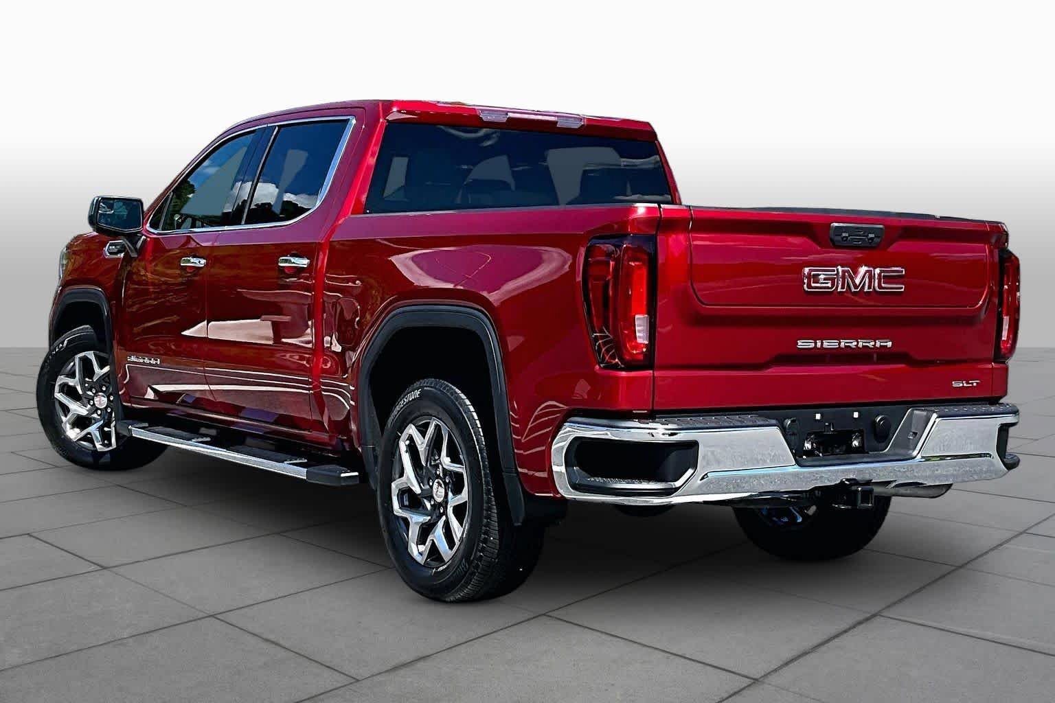 Used 2023 GMC Sierra 1500 SLT w/ SLT Premium Package RWD image 12