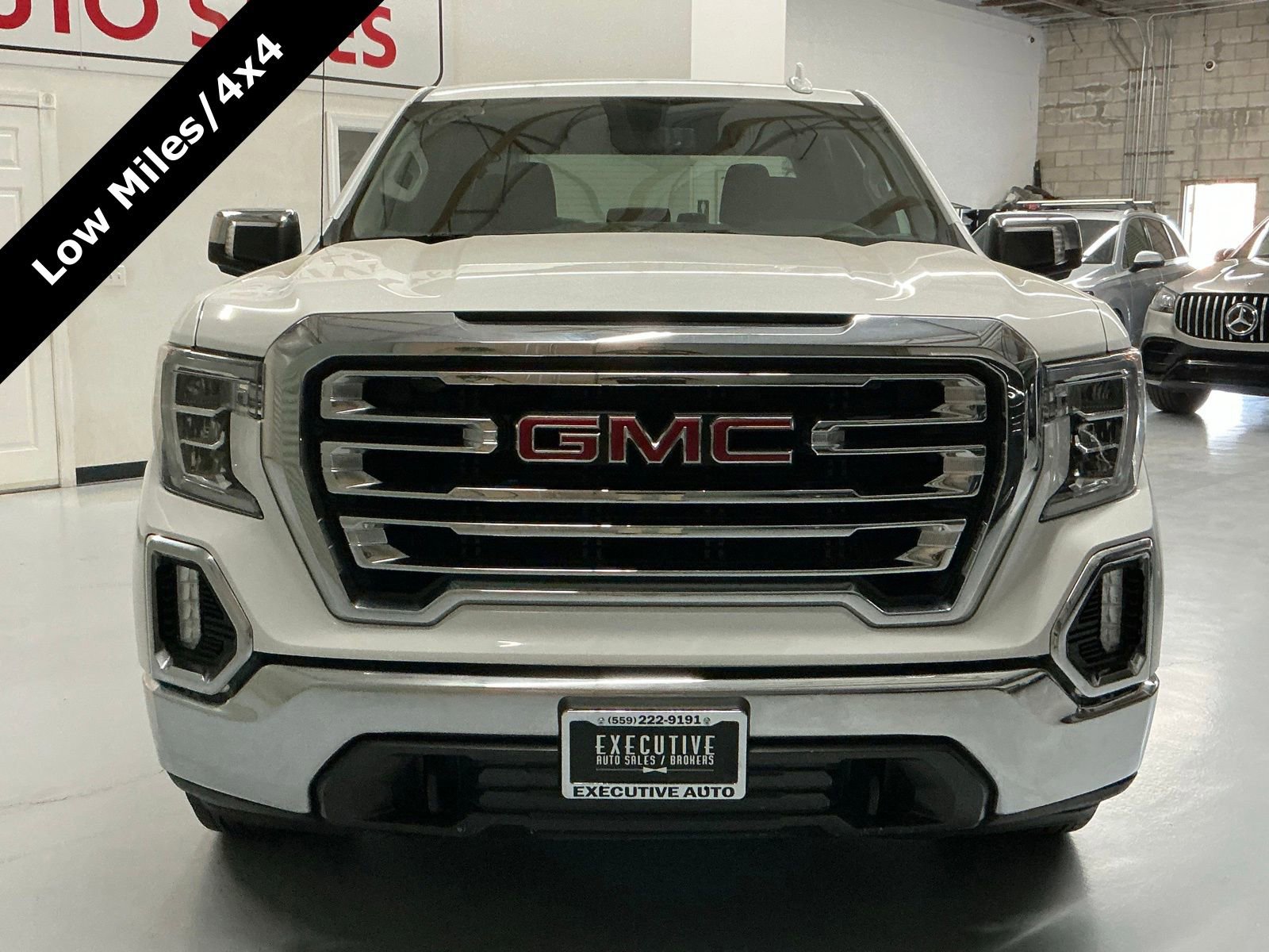 Used 2021 GMC Sierra 1500 SLT image 2
