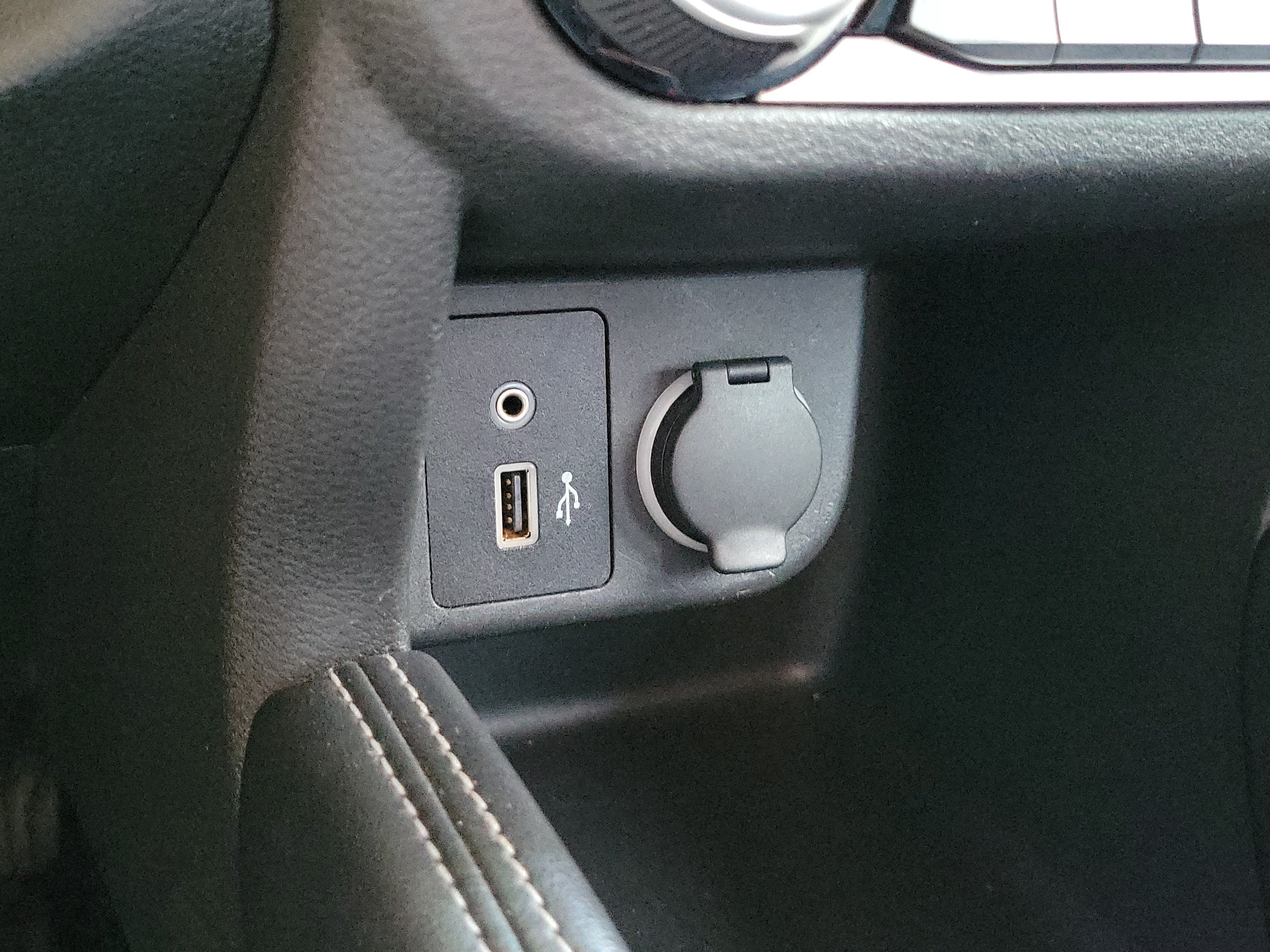 Used 2020 Nissan Kicks SV FWD image 33