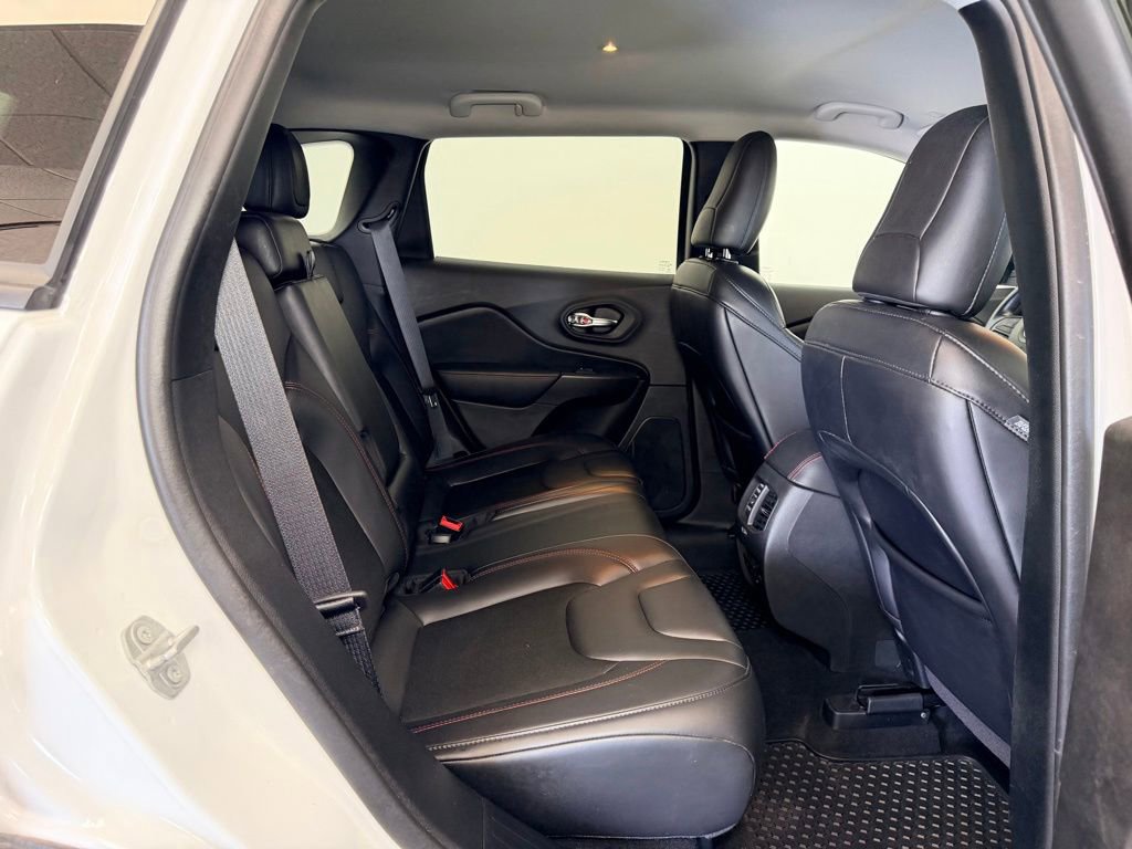 Used 2020 Jeep Cherokee Trailhawk w/ Cold Weather Group AWD/4WD image 9