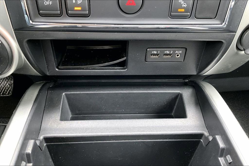 Used 2019 Nissan Titan PRO-4X image 16