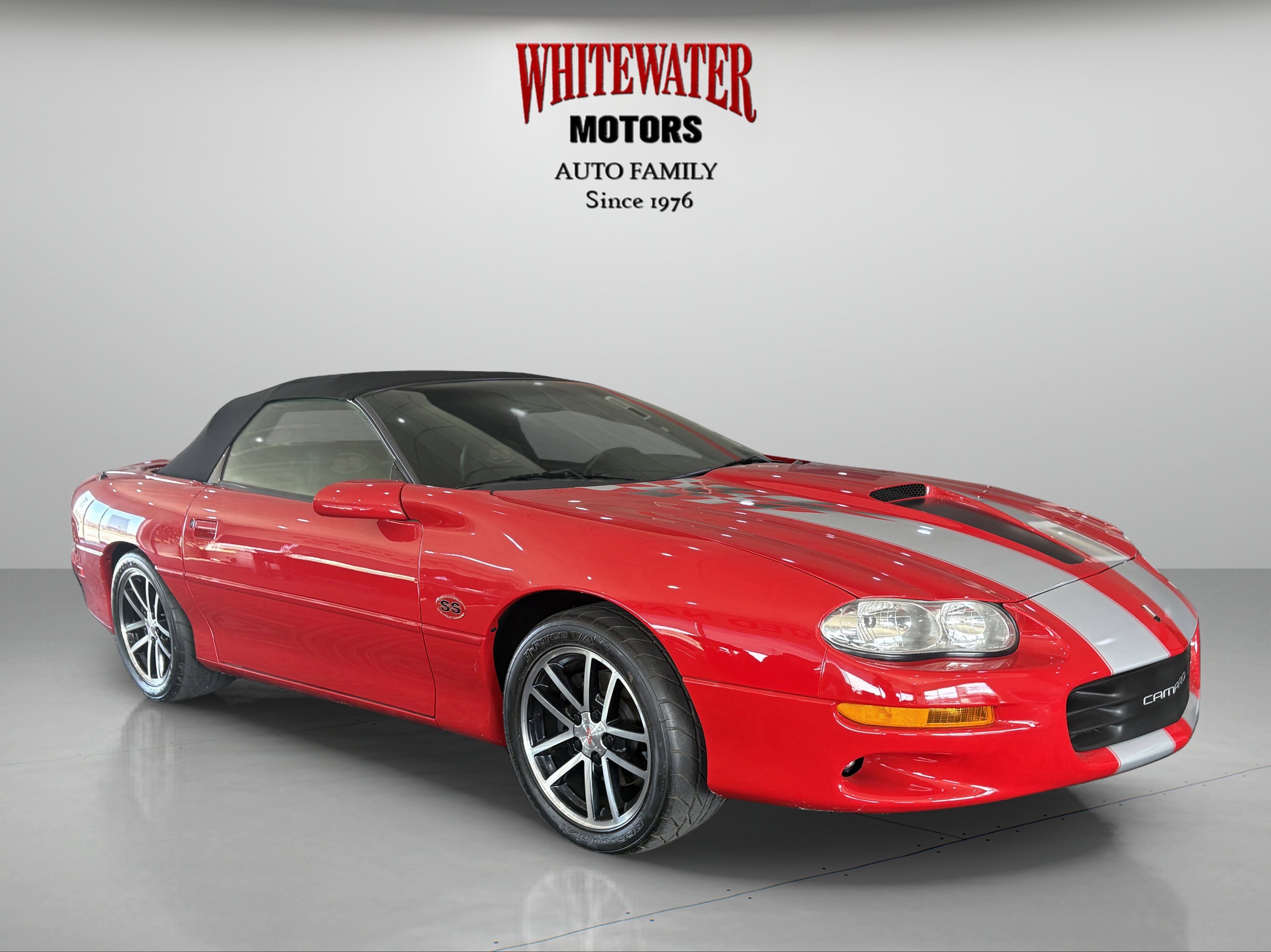 Used 2002 Chevrolet Camaro Z28 w/ SS Performance/Appearance Pkg RWD image 9