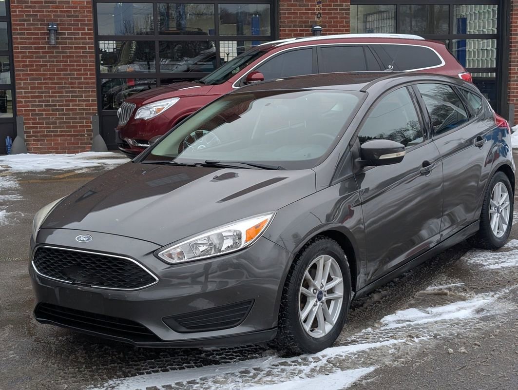Used 2017 Ford Focus SE w/ Cold Weather Package image 10