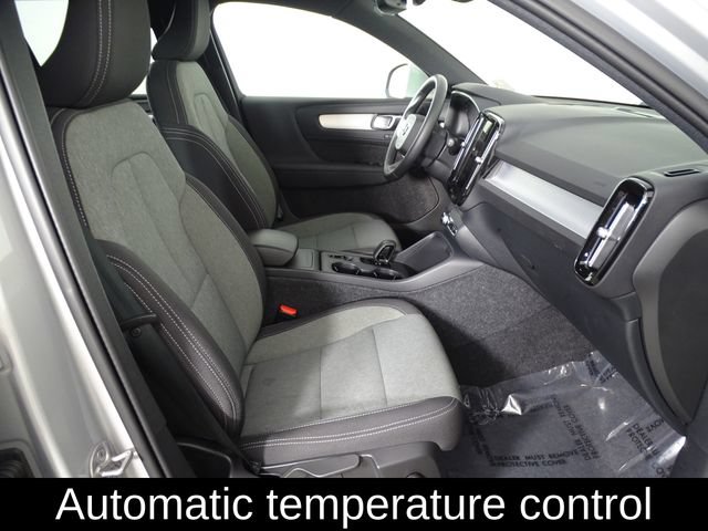 Used 2025 Volvo XC40 B5 Core AWD/4WD image 15
