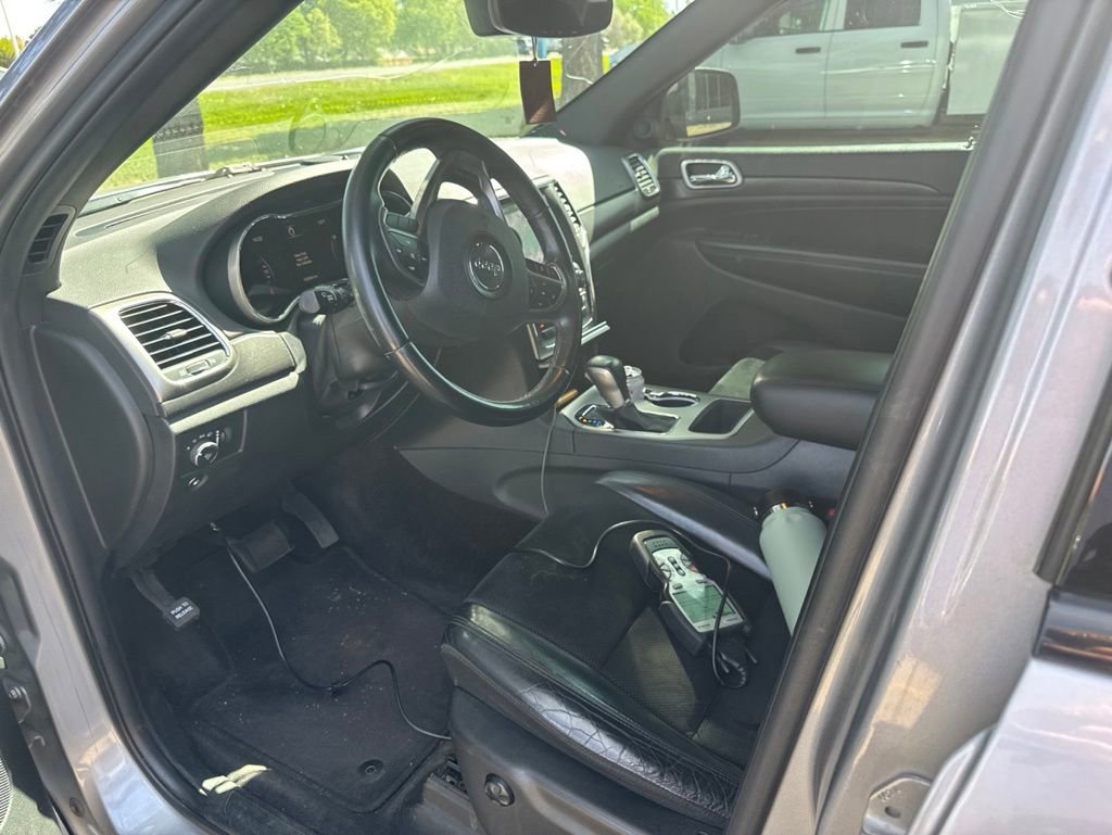Used 2018 Jeep Grand Cherokee Altitude AWD/4WD image 9