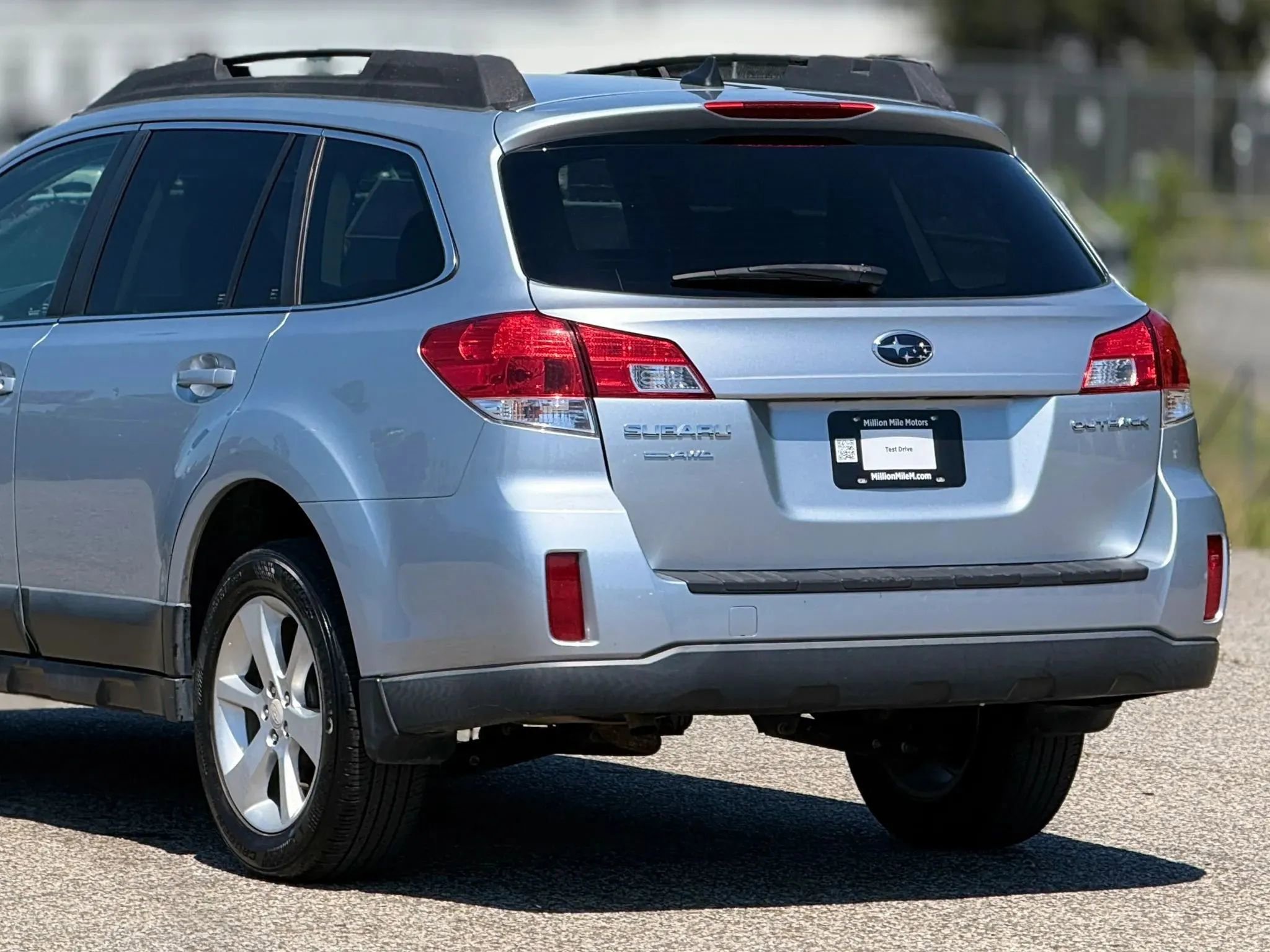 Used 2014 Subaru Outback 2.5i Premium w/ Popular Package #1B AWD/4WD image 16