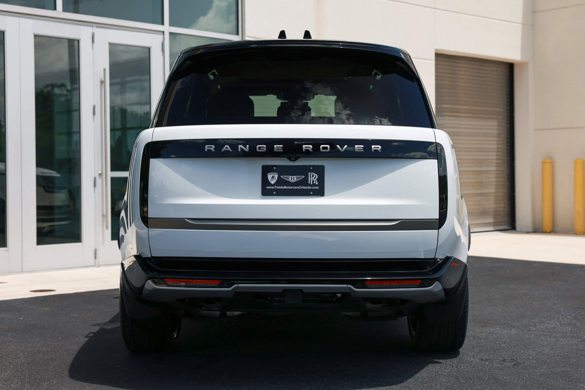 Used 2025 Land Rover Range Rover Long Wheelbase SE AWD/4WD image 11