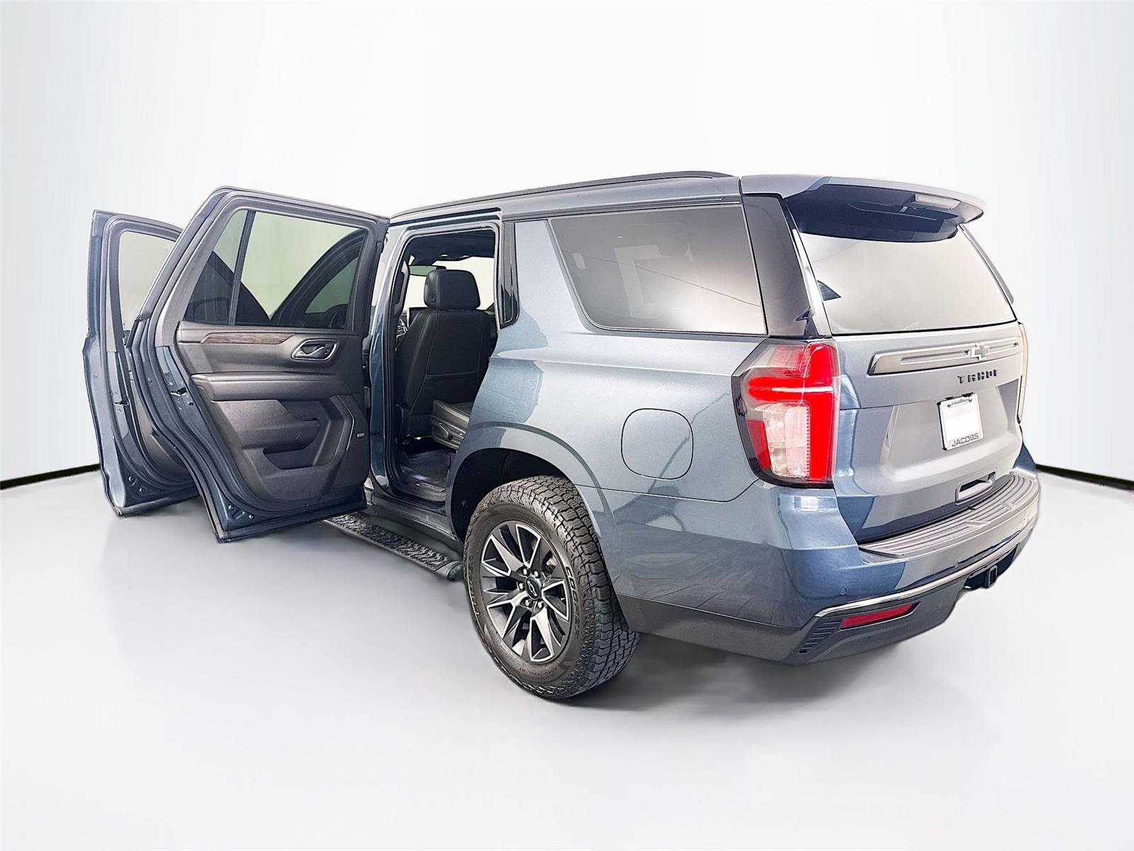 Used 2021 Chevrolet Tahoe Z71 w/ Luxury Package AWD/4WD image 43