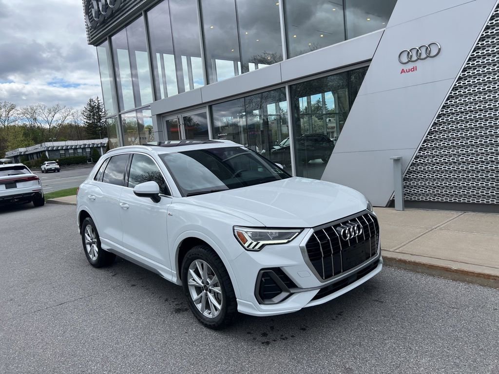 Used 2023 Audi Q3 2.0T Premium AWD/4WD image 5