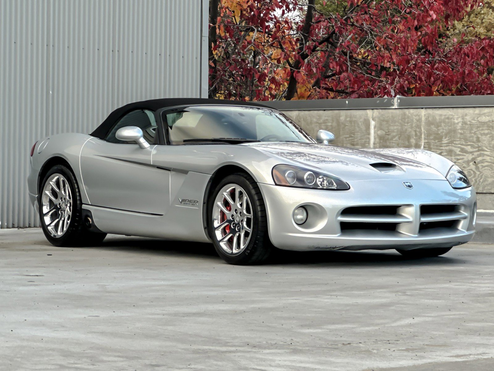 Used 2004 Dodge Viper SRT-10 image 11