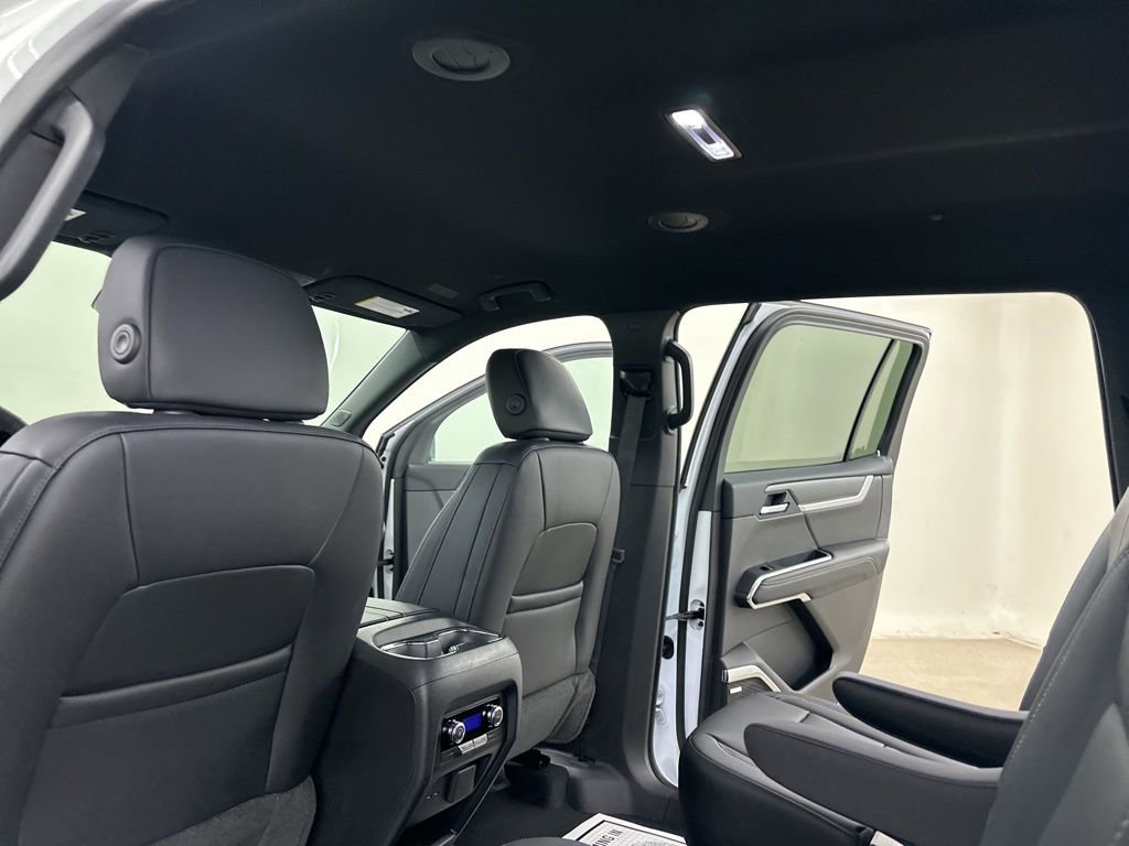 New 2026 GMC Acadia Elevation w/ Elevation Premium Package AWD/4WD image 26
