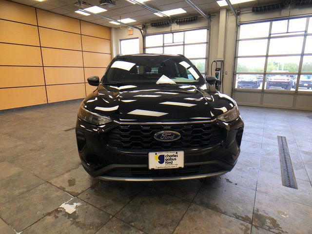 Used 2025 Ford Escape ST-Line AWD/4WD image 2