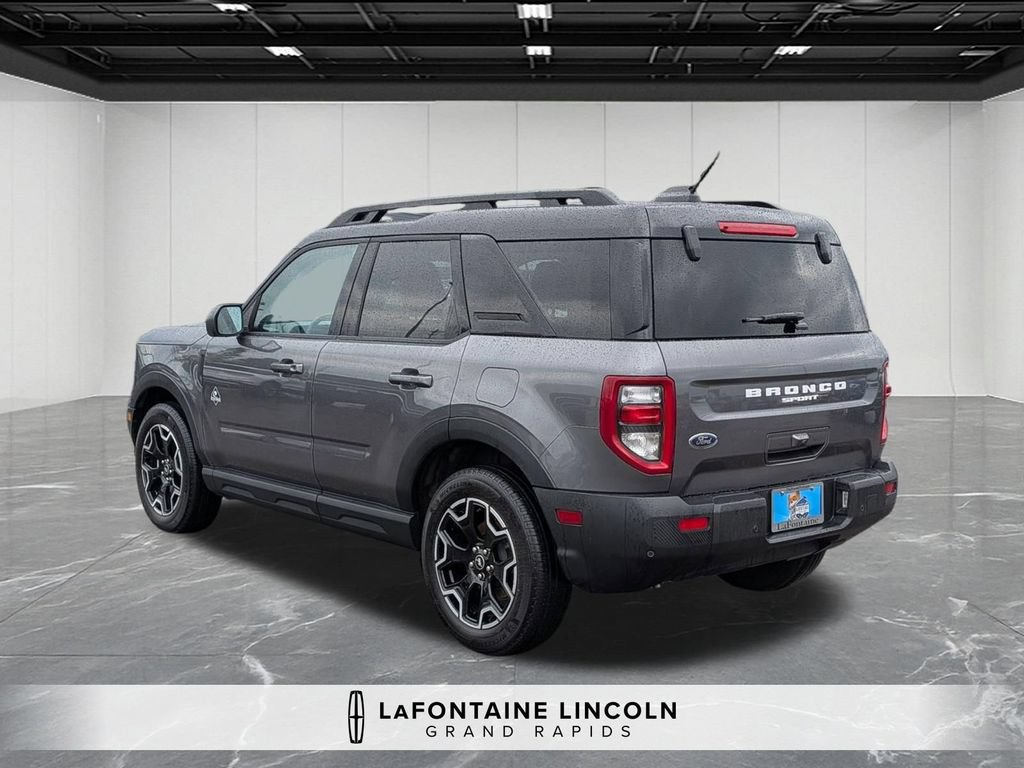 Used 2025 Ford Bronco Sport Outer Banks AWD/4WD image 3
