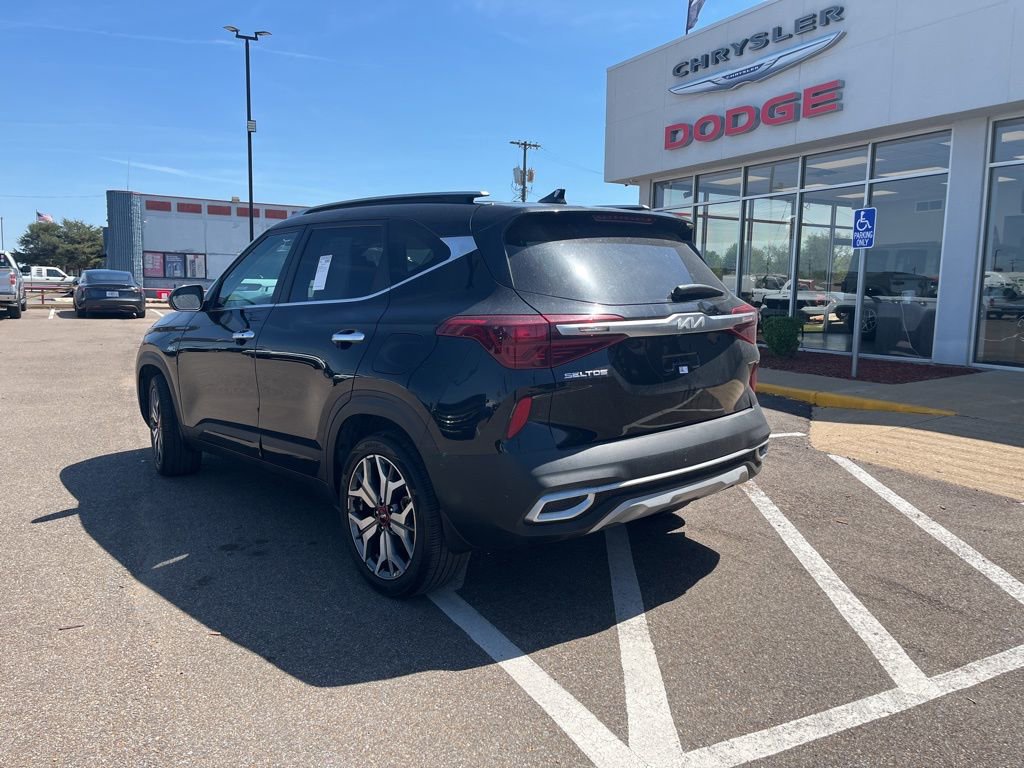 Used 2023 Kia Seltos SX w/ SX Sunroof Package AWD/4WD image 4
