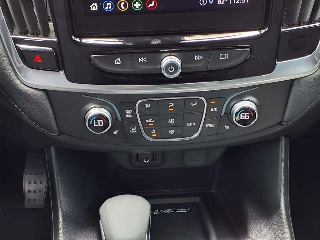 Used 2023 Chevrolet Traverse LT FWD image 12