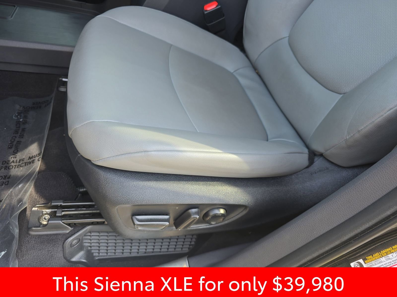 Used 2023 Toyota Sienna XLE image 36