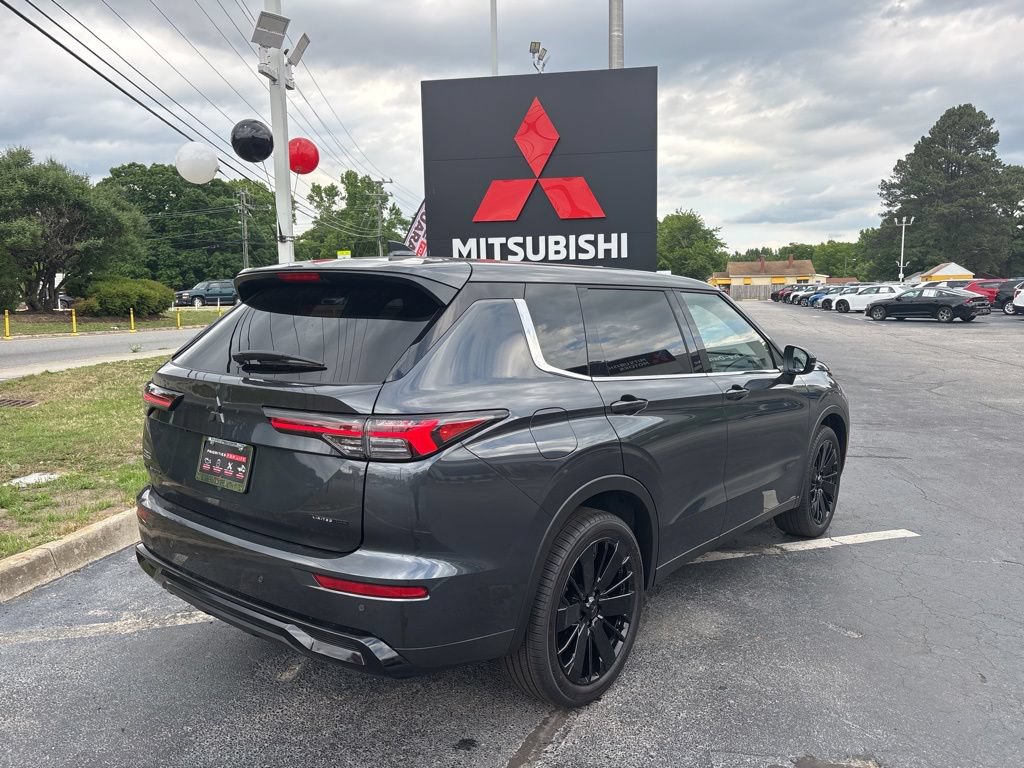 New 2026 Mitsubishi Outlander SE FWD image 3