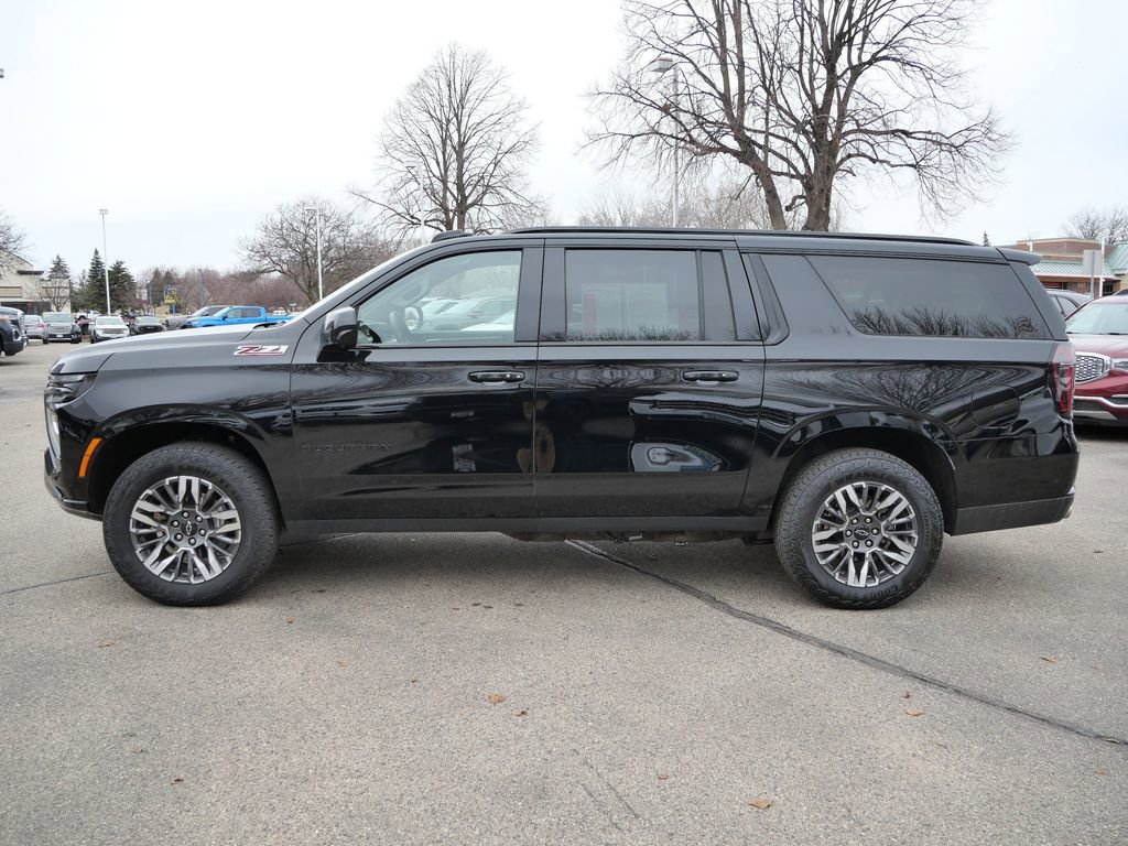 Used 2025 Chevrolet Suburban Z71 image 6
