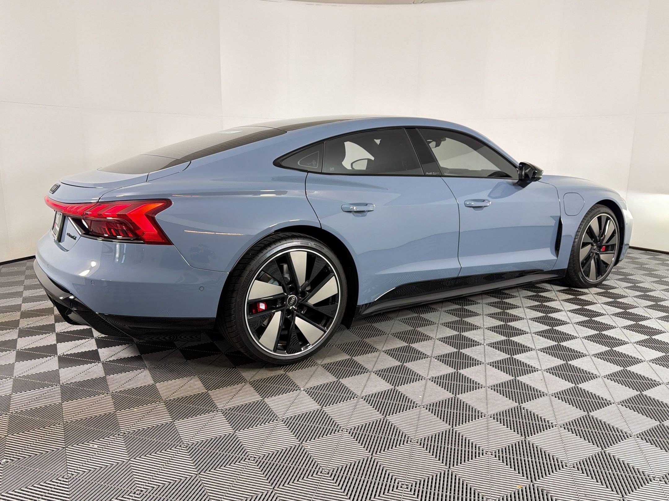 New 2026 Audi S e-tron GT Prestige image 6