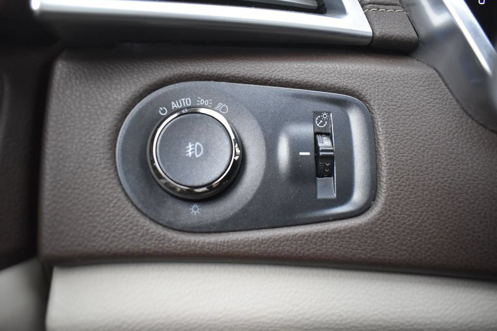 Used 2015 Cadillac SRX Premium AWD/4WD image 17