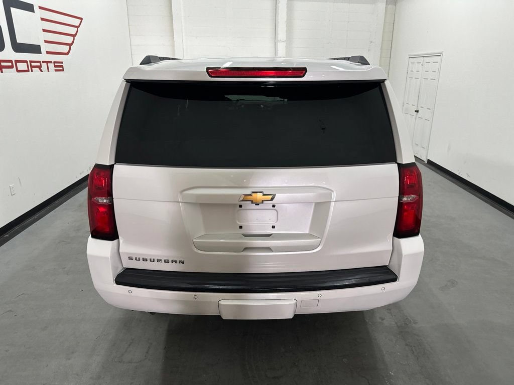 Used 2020 Chevrolet Suburban LT w/ Luxury Package RWD image 10