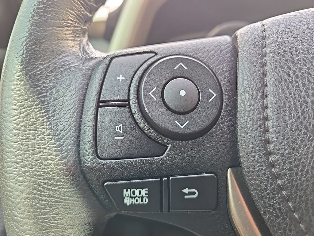 Used 2015 Toyota RAV4 Limited AWD/4WD image 43