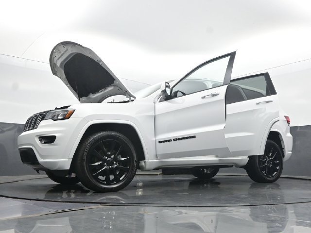 Used 2019 Jeep Grand Cherokee Altitude AWD/4WD image 61