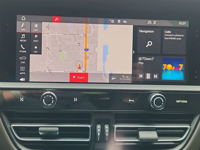 Used 2022 Porsche Macan image 14