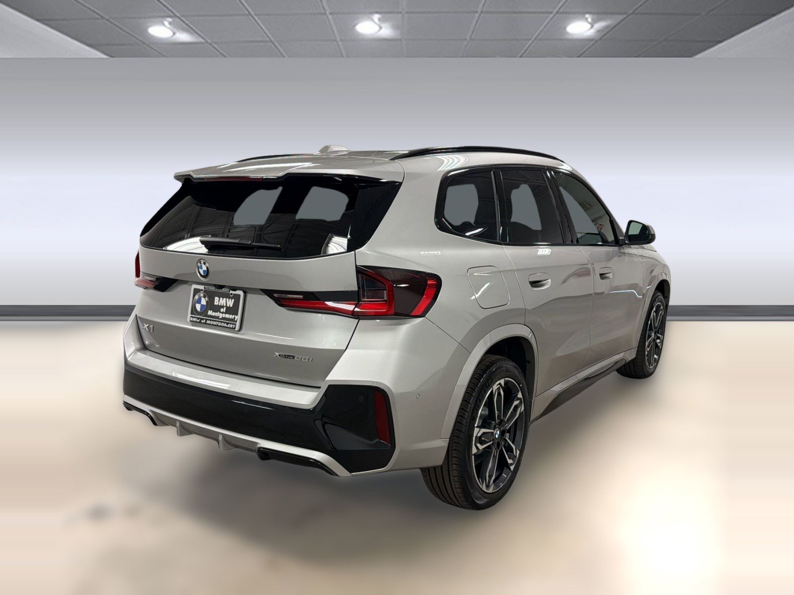 New 2026 BMW X1 xDrive28i w/ M Sport Package AWD/4WD image 8