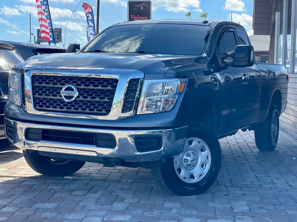 Used 2017 Nissan Titan SV AWD/4WD image 28