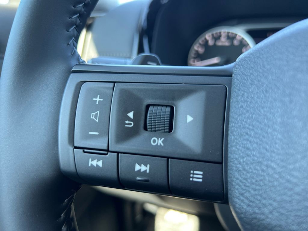 New 2026 Nissan Pathfinder SV image 10