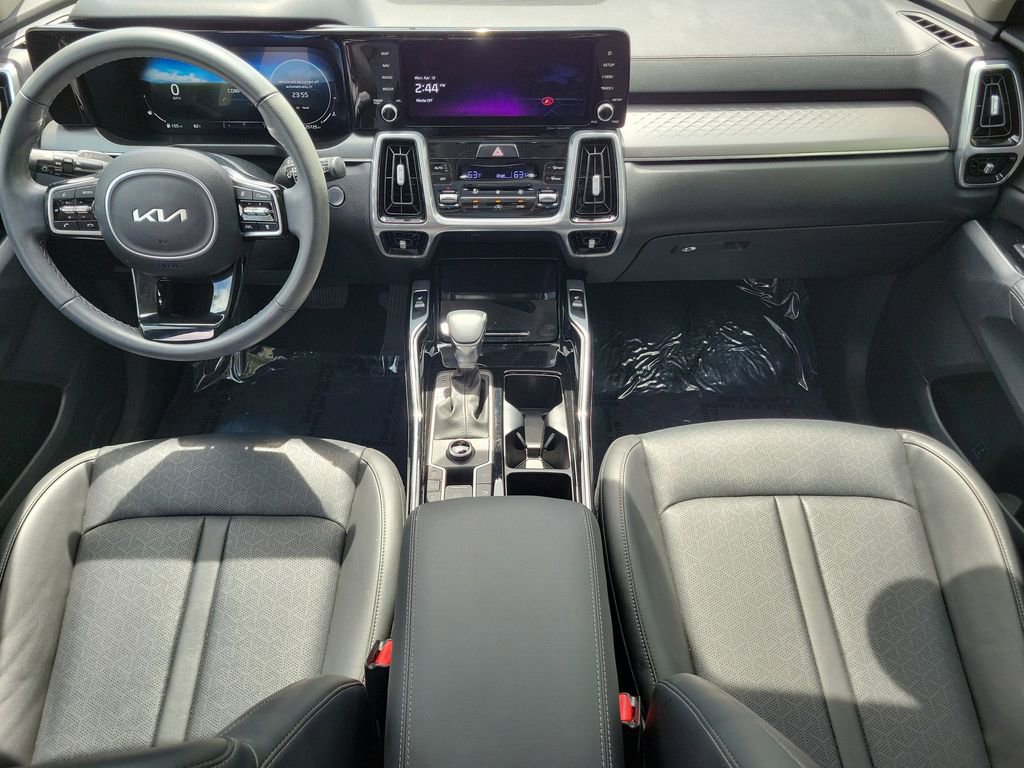 Used 2023 Kia Sorento SX image 16
