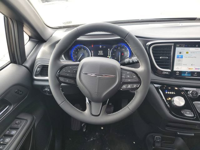 New 2026 Chrysler Pacifica Select w/ S Appearance Package FWD image 24