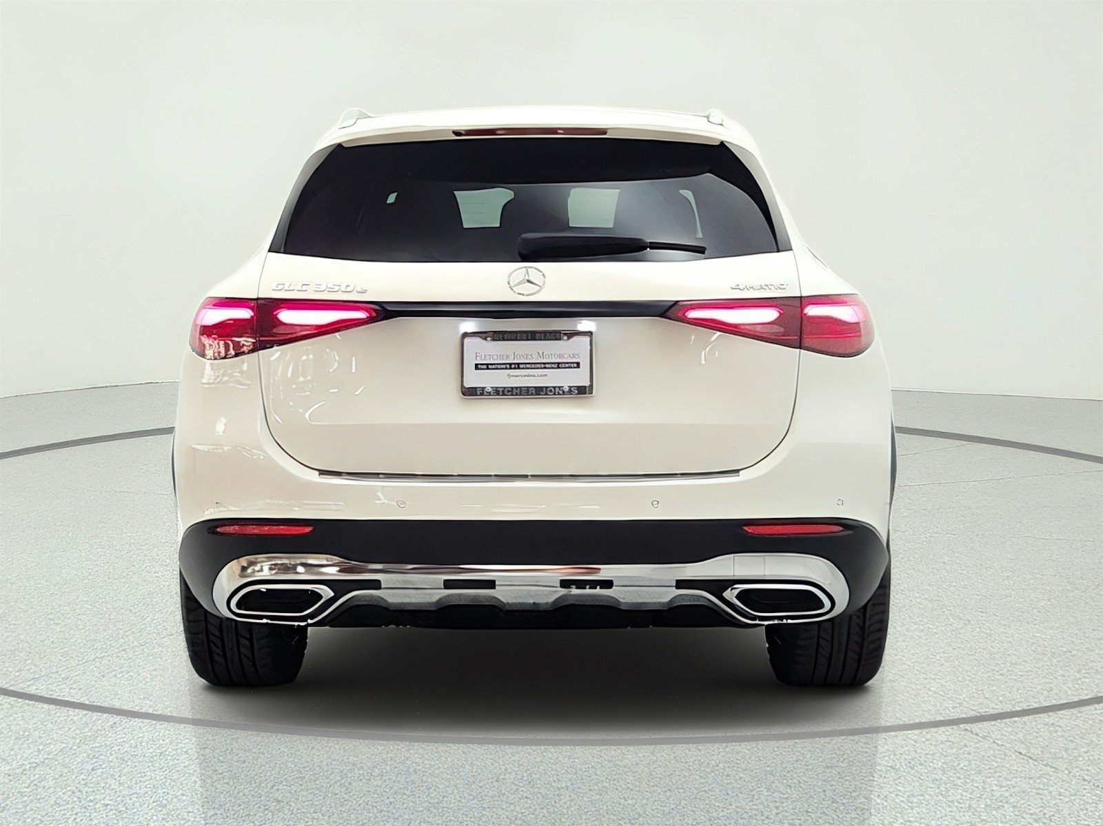 Used 2025 Mercedes-Benz GLC 350e 4MATIC image 6