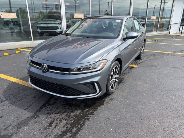 Used 2025 Volkswagen Jetta SE FWD image 7