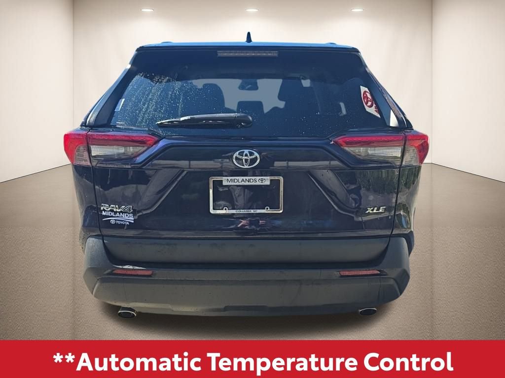 Used 2022 Toyota RAV4 XLE w/ Convenience Package image 5