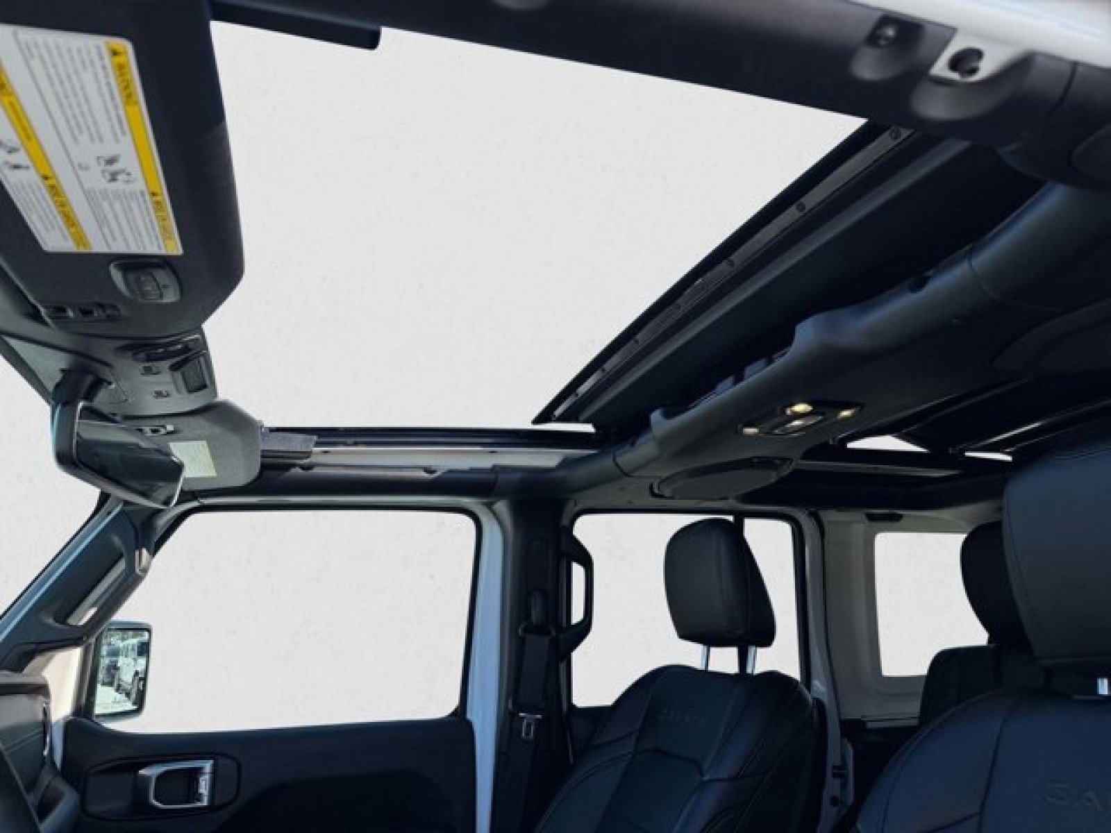 Used 2023 Jeep Wrangler Unlimited Sahara w/ Cold Weather Group image 11