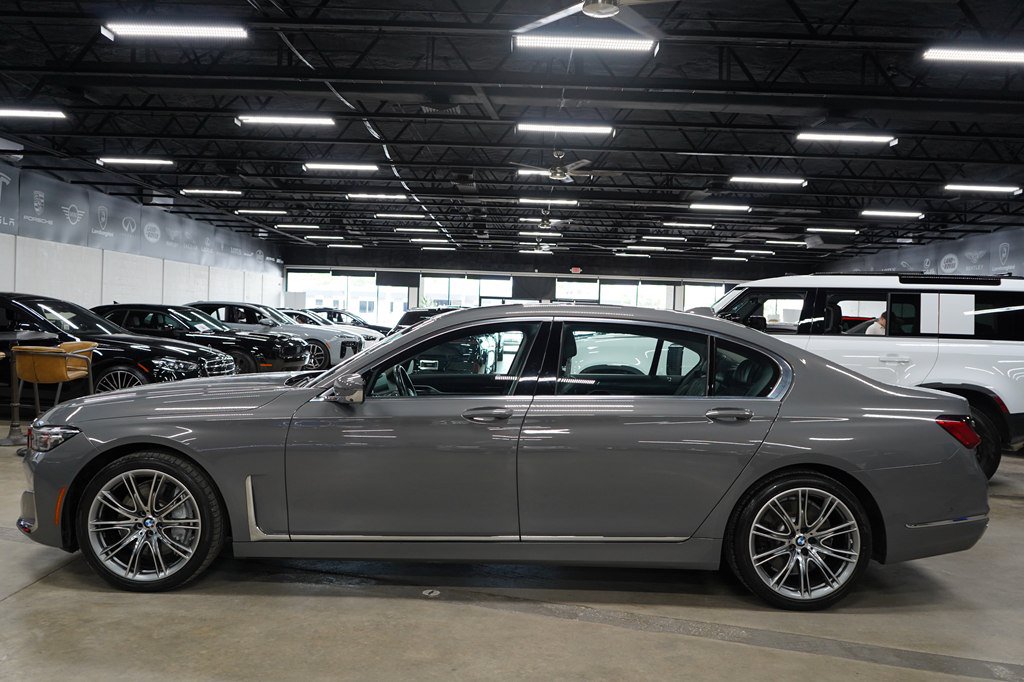 Used 2022 BMW 750Li xDrive AWD/4WD image 2
